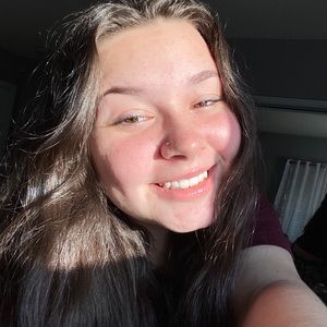 Meet your Posher, Hailey